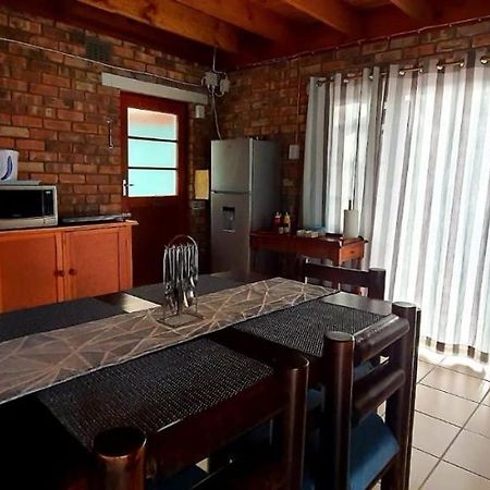Cozy Cottage +/- 500M From The Beach Cape Town Exterior photo