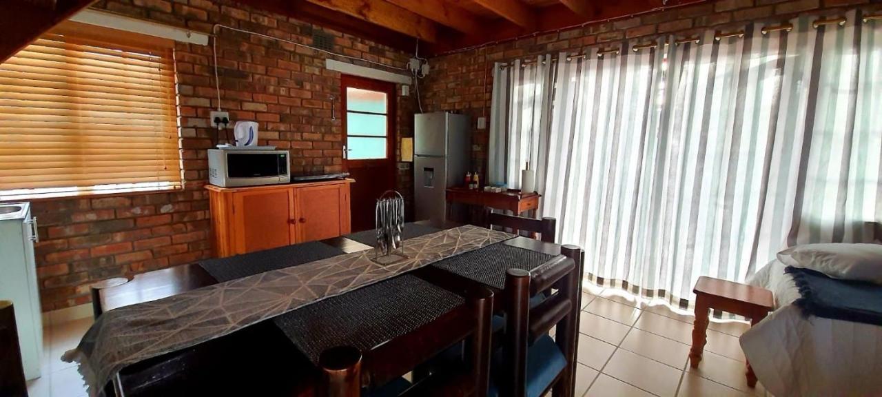 Cozy Cottage +/- 500M From The Beach Cape Town Exterior photo